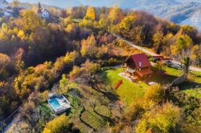 Hilltop Panorama Chalet - Happy Rentals